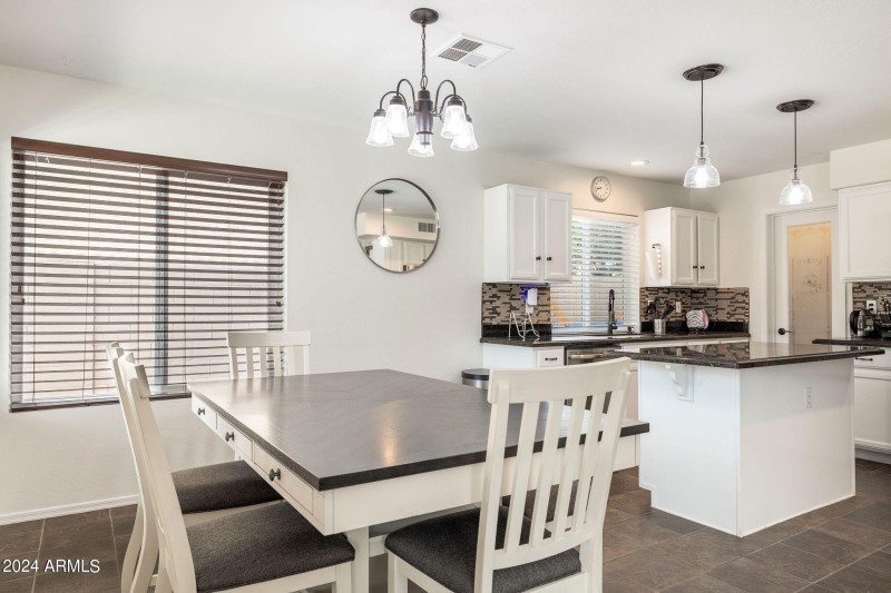 13-web-or-mls-7515-e-laguna-azul-ave