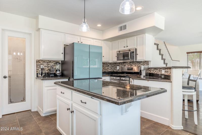 14-web-or-mls-7515-e-laguna-azul-ave