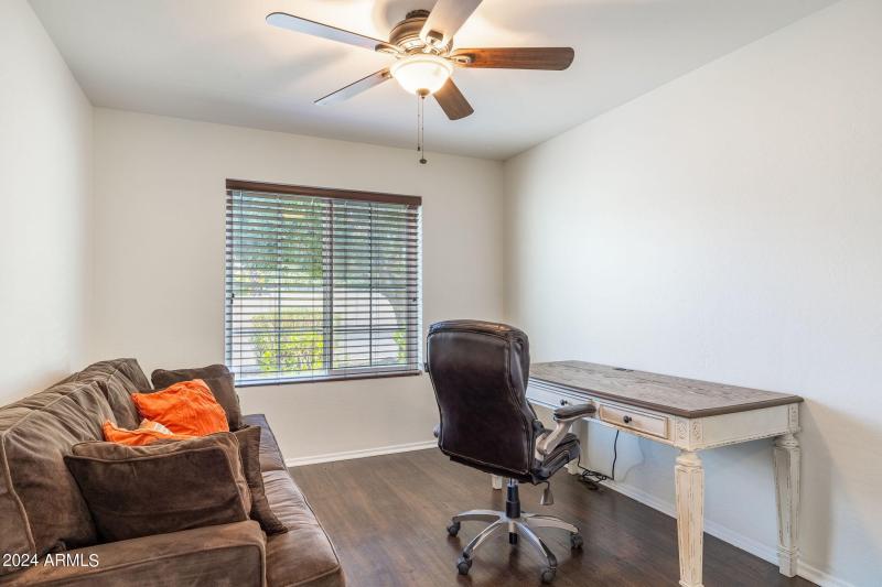 17-web-or-mls-7515-e-laguna-azul-ave