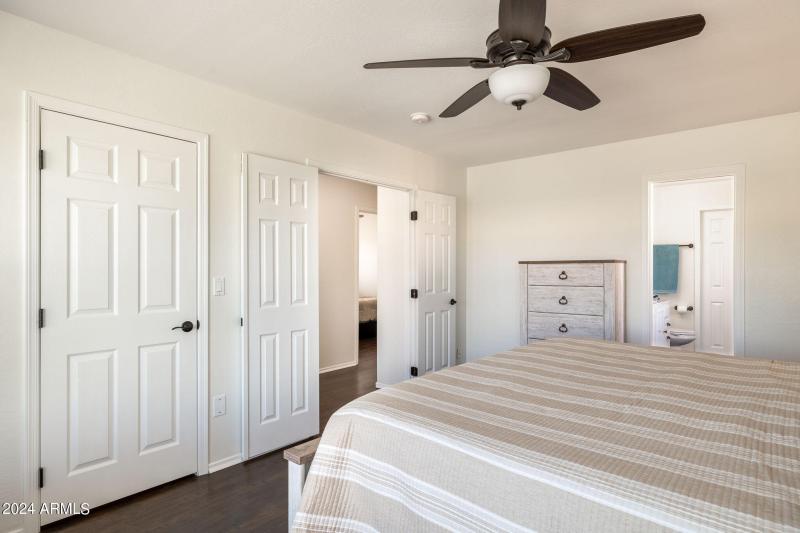 30-web-or-mls-7515-e-laguna-azul-ave