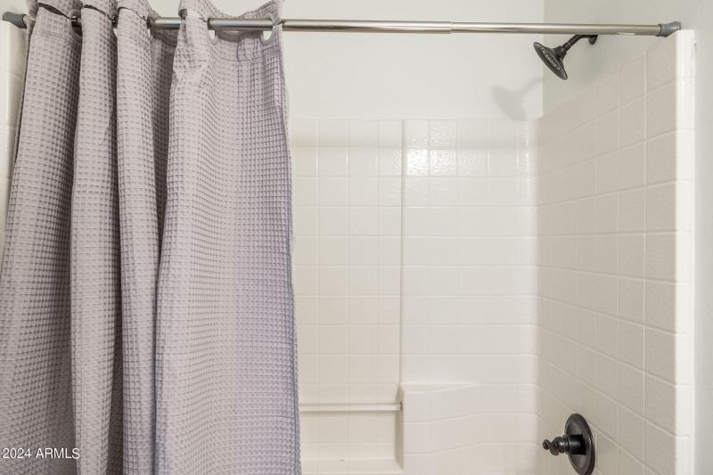 45-web-or-mls-7515-e-laguna-azul-ave