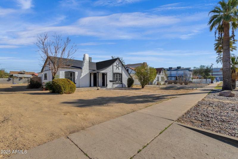 1-web-or-mls-329-n-17th-dr