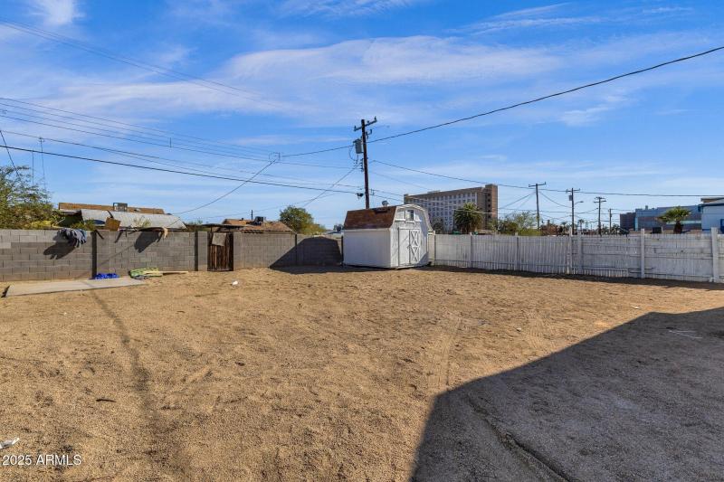 60-web-or-mls-329-n-17th-dr