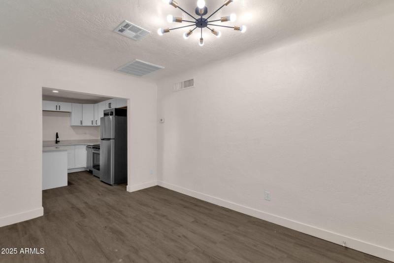 7-web-or-mls-329-n-17th-dr