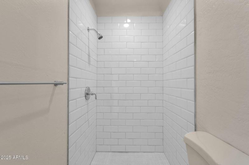 14-web-or-mls-329-n-17th-dr