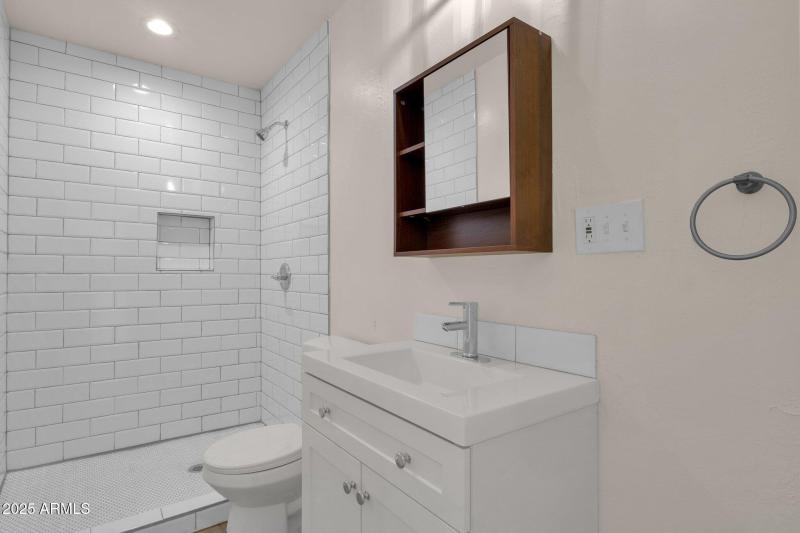 49-web-or-mls-329-n-17th-dr