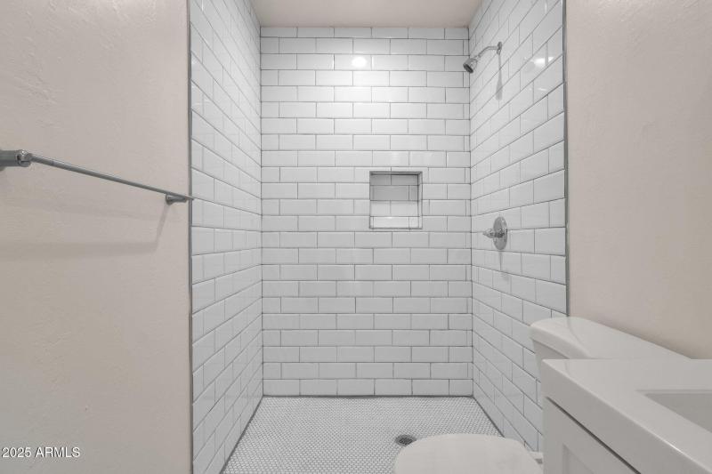 50-web-or-mls-329-n-17th-dr