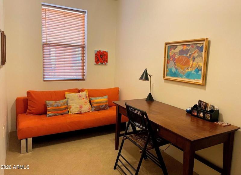 17 A OFFICE FLEX ROOM