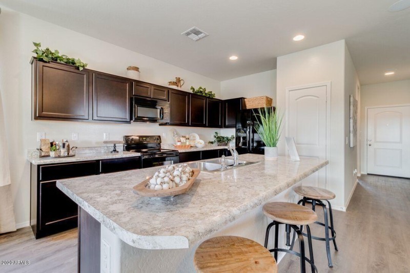 20191001003744003293000000-o