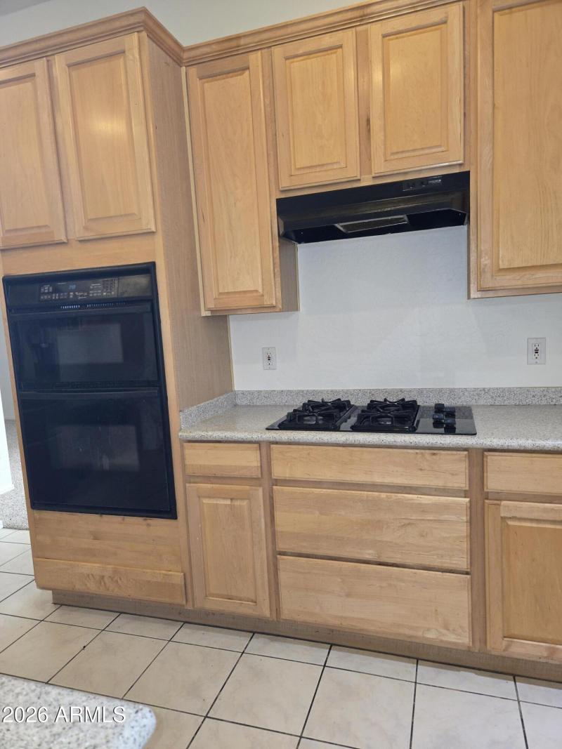 Kitchen Cooktop and Ovens