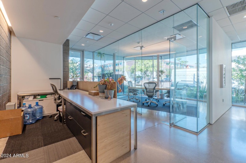 6901 East 1st Street-large-004-011-6901