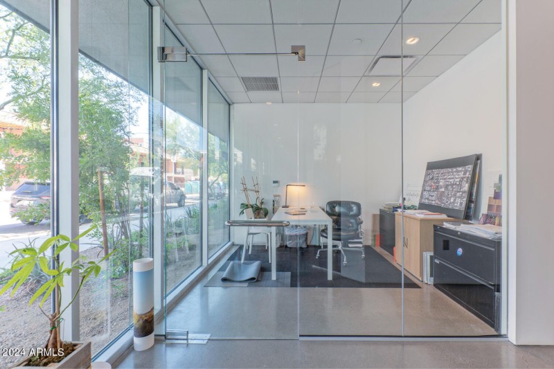 6901 East 1st Street-large-009-004-6901