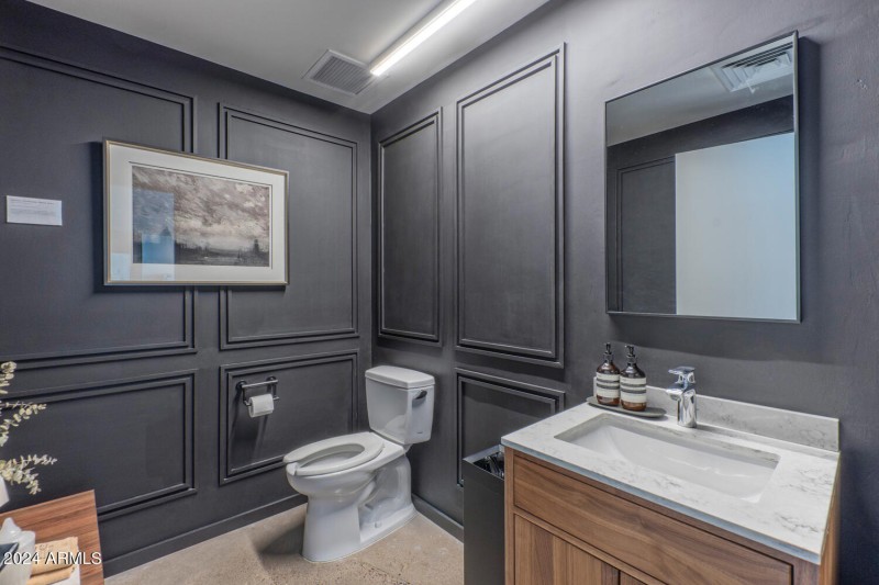 6901 East 1st Street-large-019-020-6901