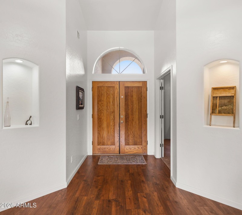 4-web-or-mls-Foyer
