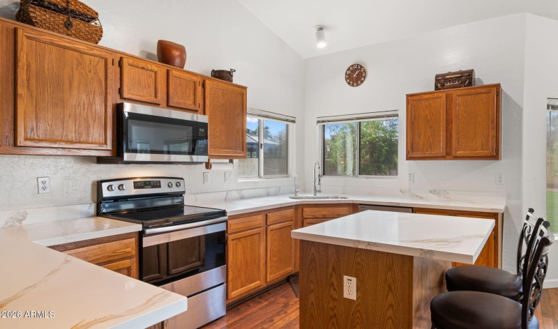 12-web-or-mls-Kitchen3