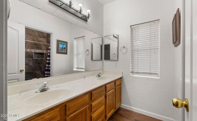 35-web-or-mls-Full Bathroom2