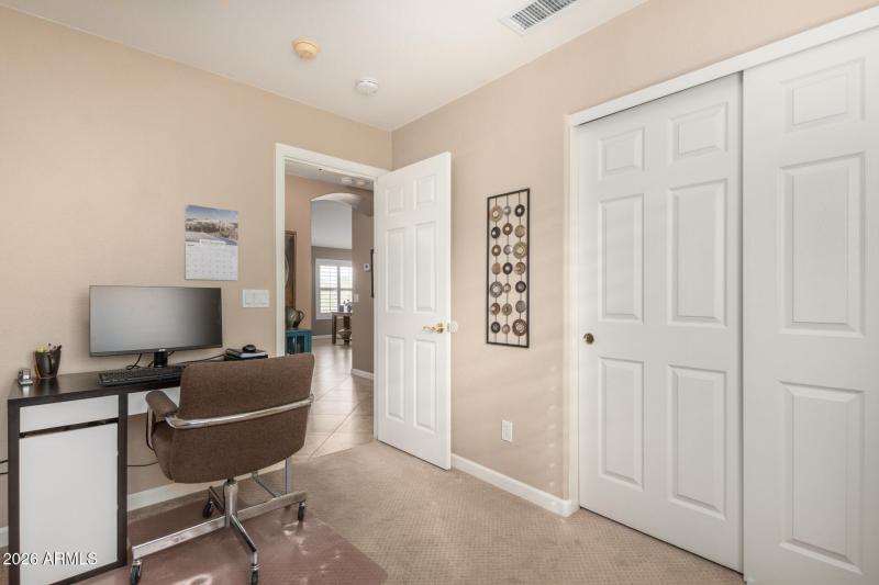 Serving as perfect office/study/den