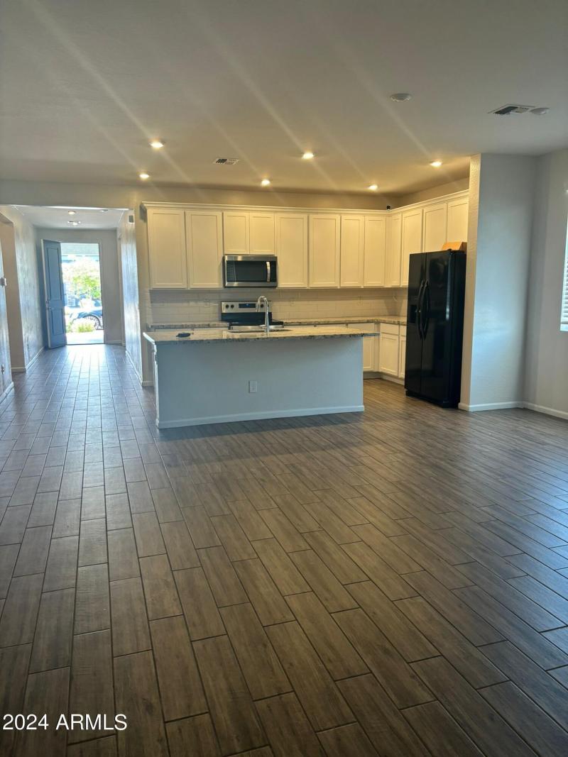 d8889bdb-c1ed-43a9-9019-8209778e7617