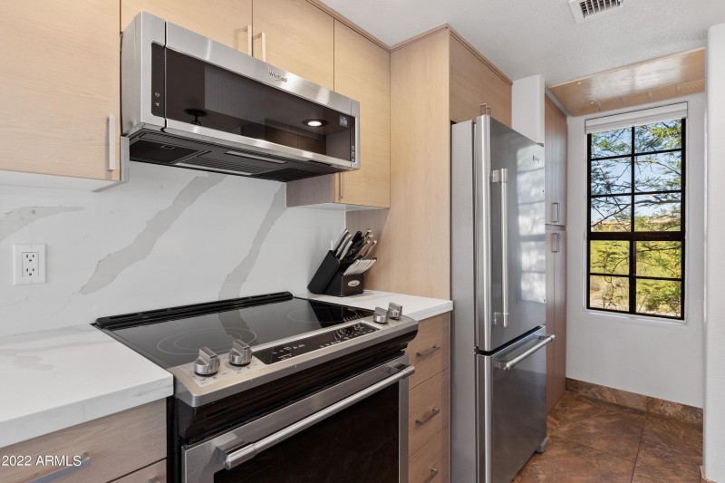 Updated Kitchen & appliances