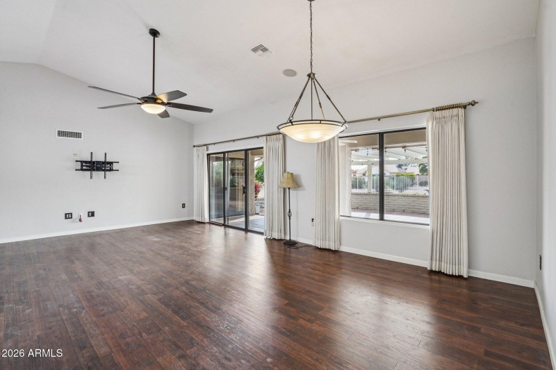 7-web-or-mls-W Antelope Dr-S0301-007