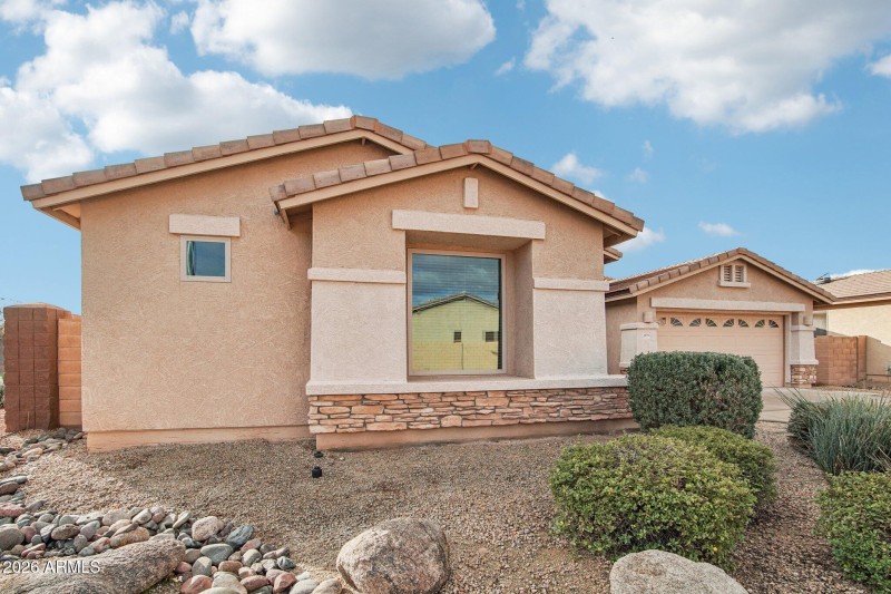 2-web-or-mls-W Bristol Ln-S0301-002