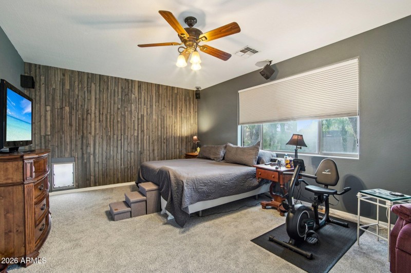 22-web-or-mls-W Bristol Ln-S0301-022