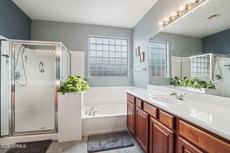 25-web-or-mls-W Bristol Ln-S0301-025