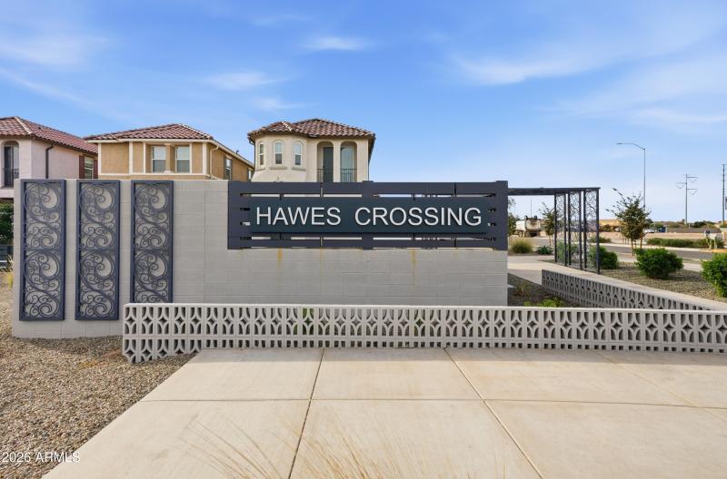 9a Hawes Crossing sign