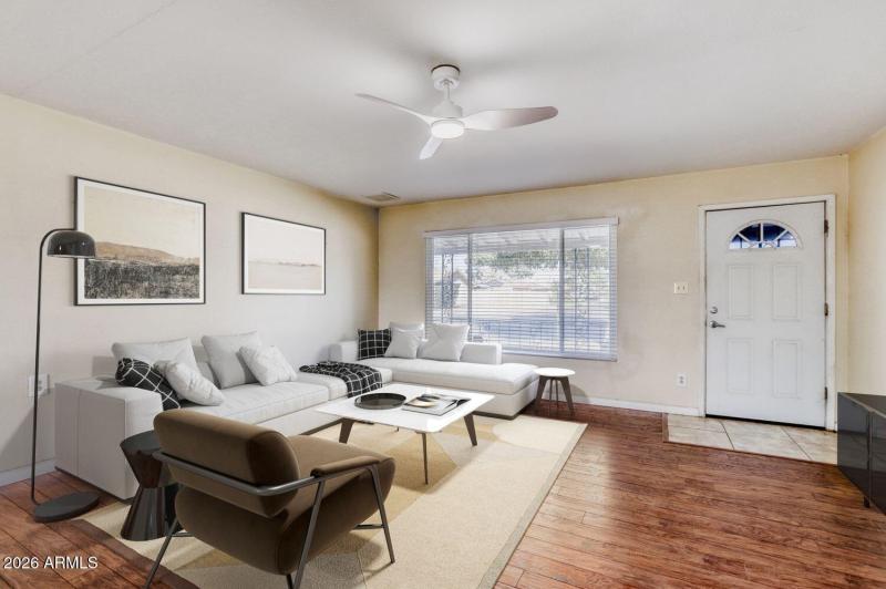 018 - 04 Living Room VS