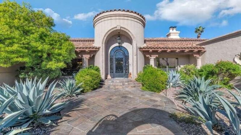 4214 E Claremont Ave-small-008-049-TOD22