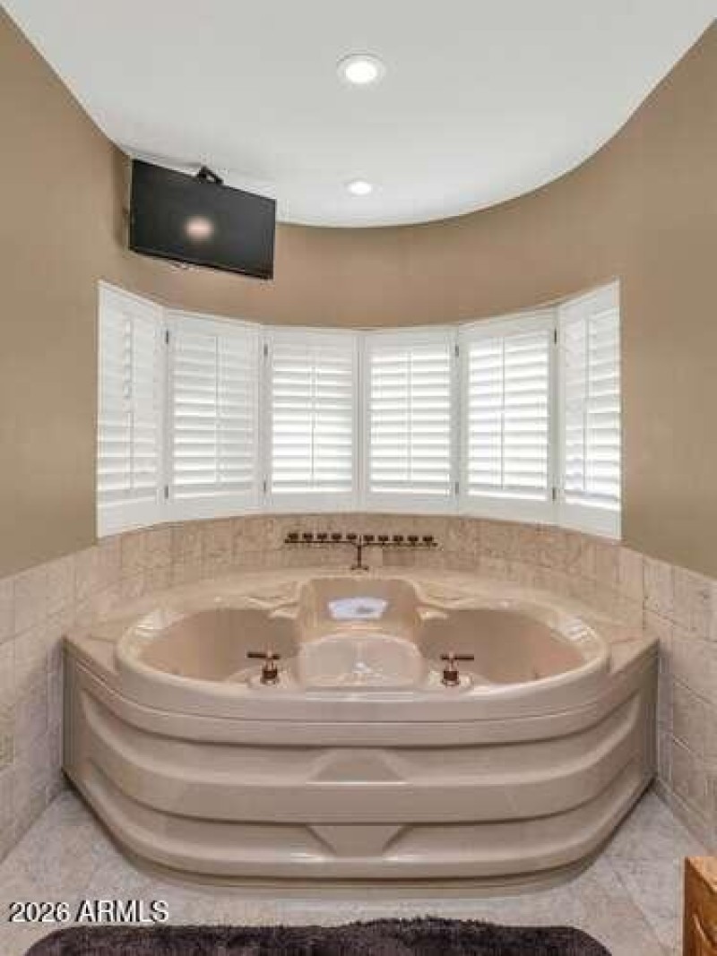 4214 E Claremont Ave-small-031-027-TOD22