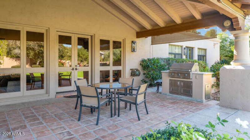 4214 E Claremont Ave-small-043-025-TOD22