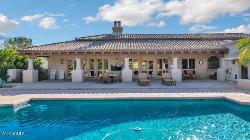 4214 E Claremont Ave-small-045-033-TOD22