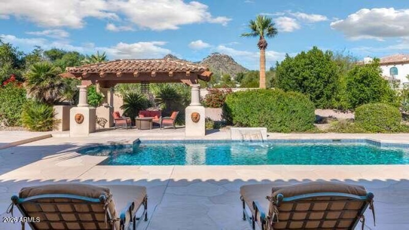 4214 E Claremont Ave-small-046-028-TOD22