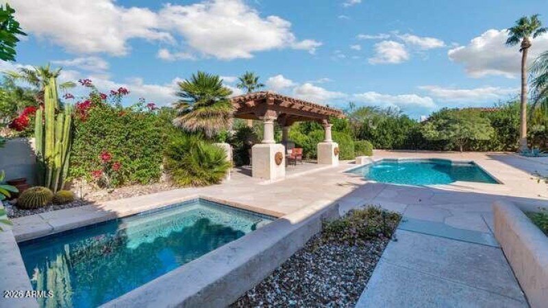 4214 E Claremont Ave-small-047-044-TOD22