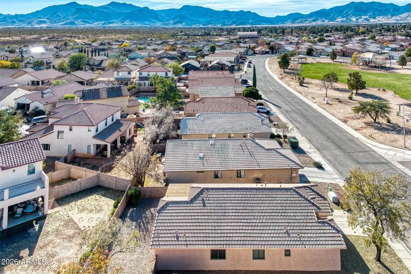 977 Montrose Avenue-062010