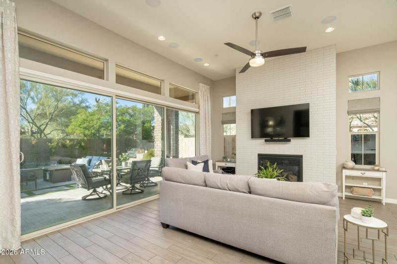 Slider Wall - Closed