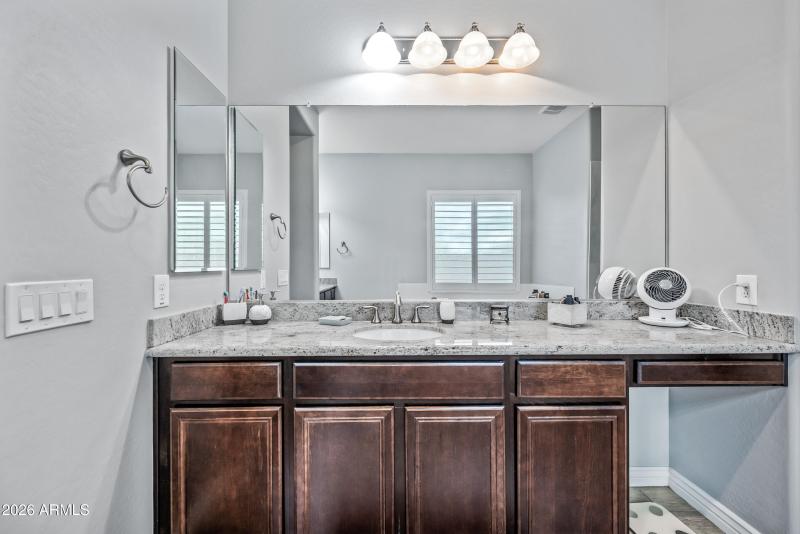 71-28077N100D-ocupix-12-30