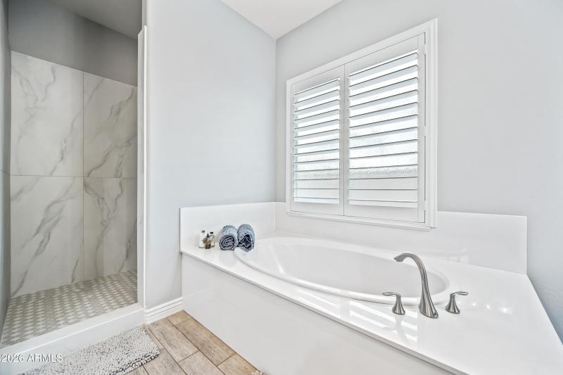 73-28077N100D-ocupix-12-30