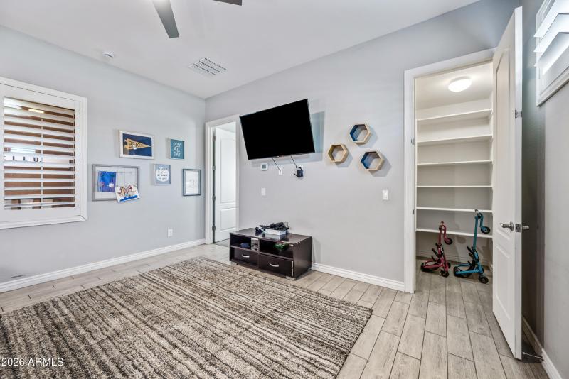 90-28077N100D-ocupix-12-30