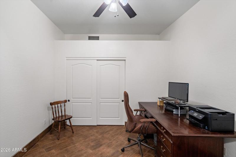 25-Office_Bedroom