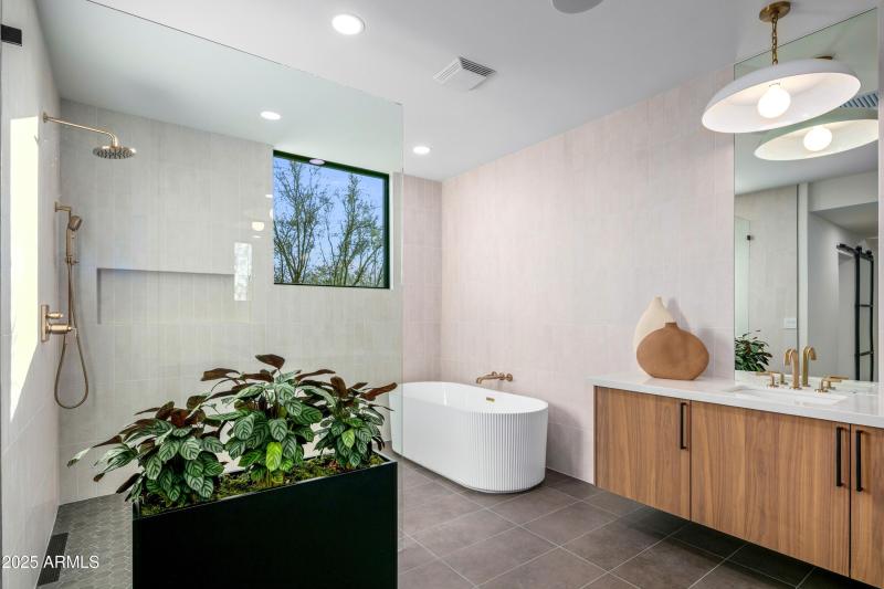 034_Primary Wet Room