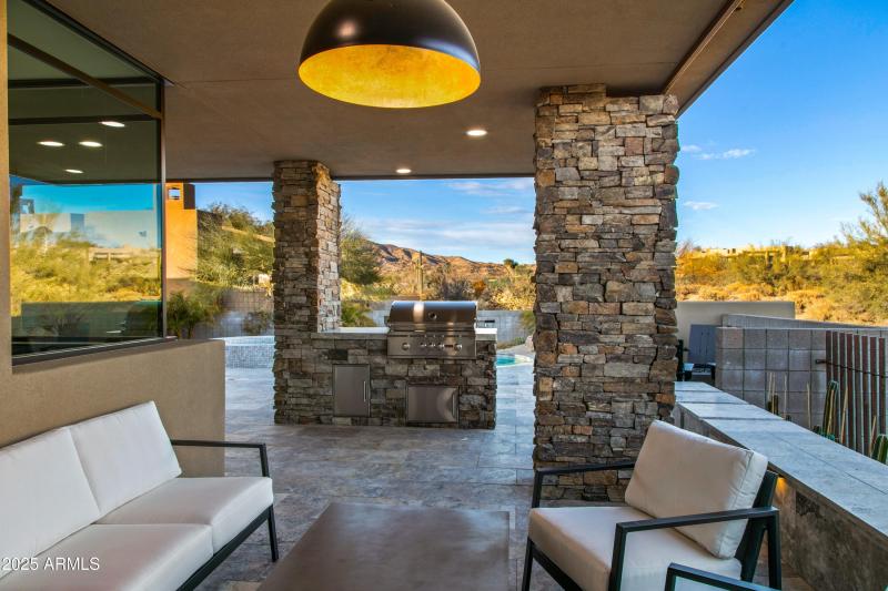 056_Indoor Outdoor Lifestyle