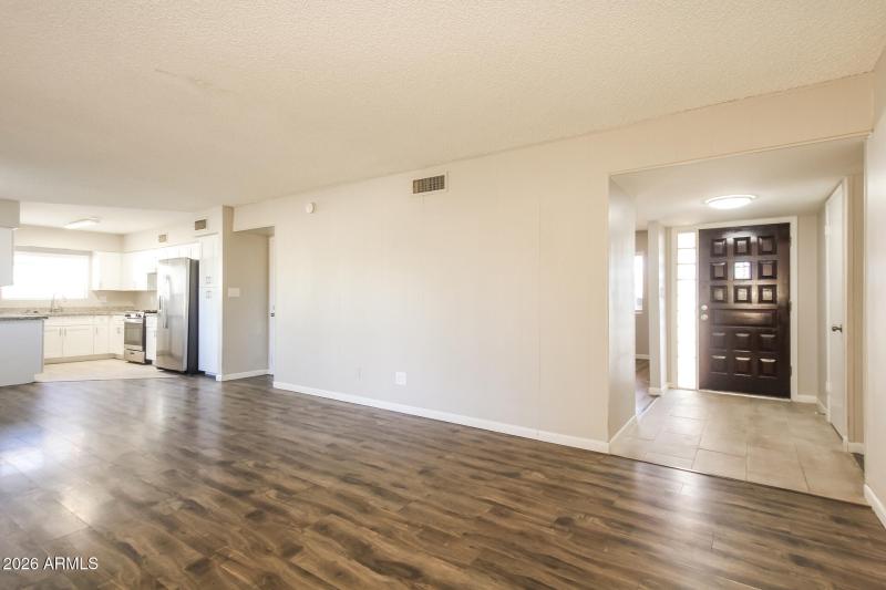 004-photo-living-room-15047732