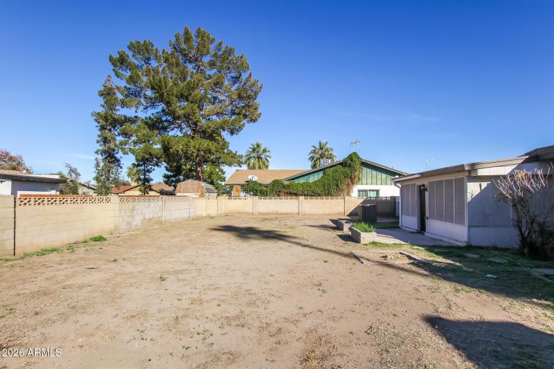 019-photo-rear-view-15047726