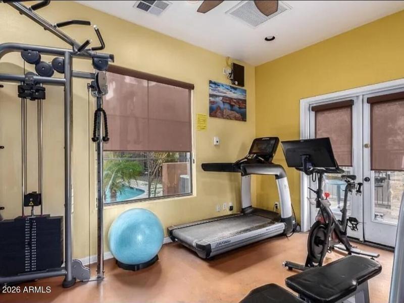 Screenshot_20251206_210448_Gallery