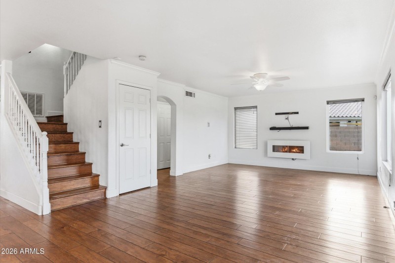 23-DSC02100_with_fire