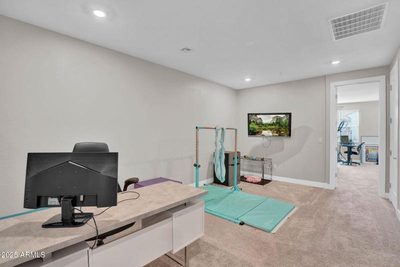 16-web-or-mls-3855 S mcqueen Rd 73-30 (1