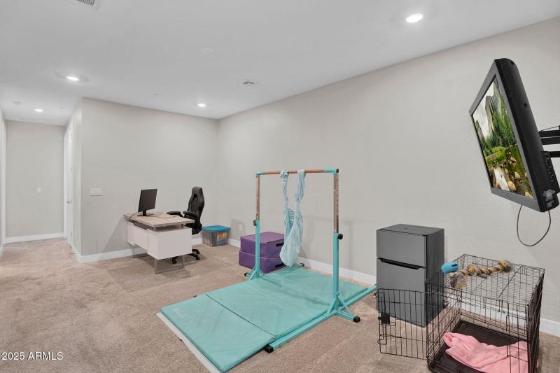 15-web-or-mls-3855 S mcqueen Rd 73-31