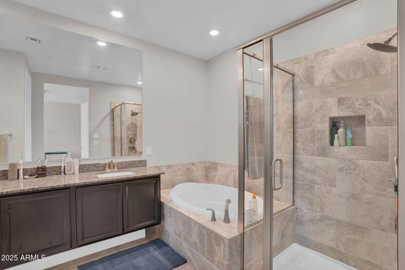 22-web-or-mls-3855 S mcqueen Rd 73-20